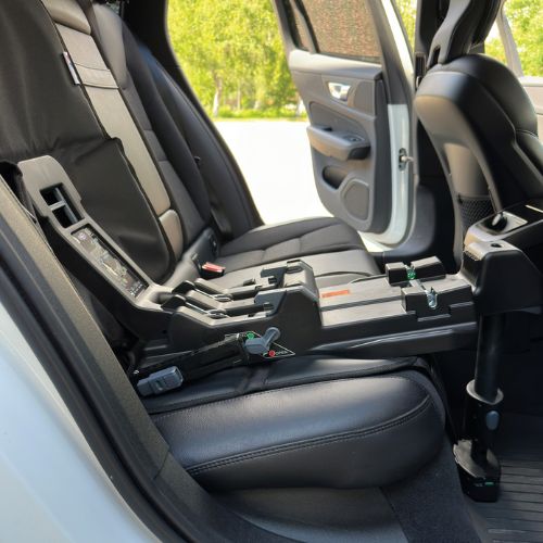Imagen de la base i-Size ISOFIX de la Klippan Cargo para instalaci&oacute;n segura